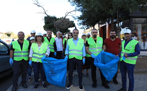 Temizlik Kampanyamız Musa Anter Caddemizde Sürüyor