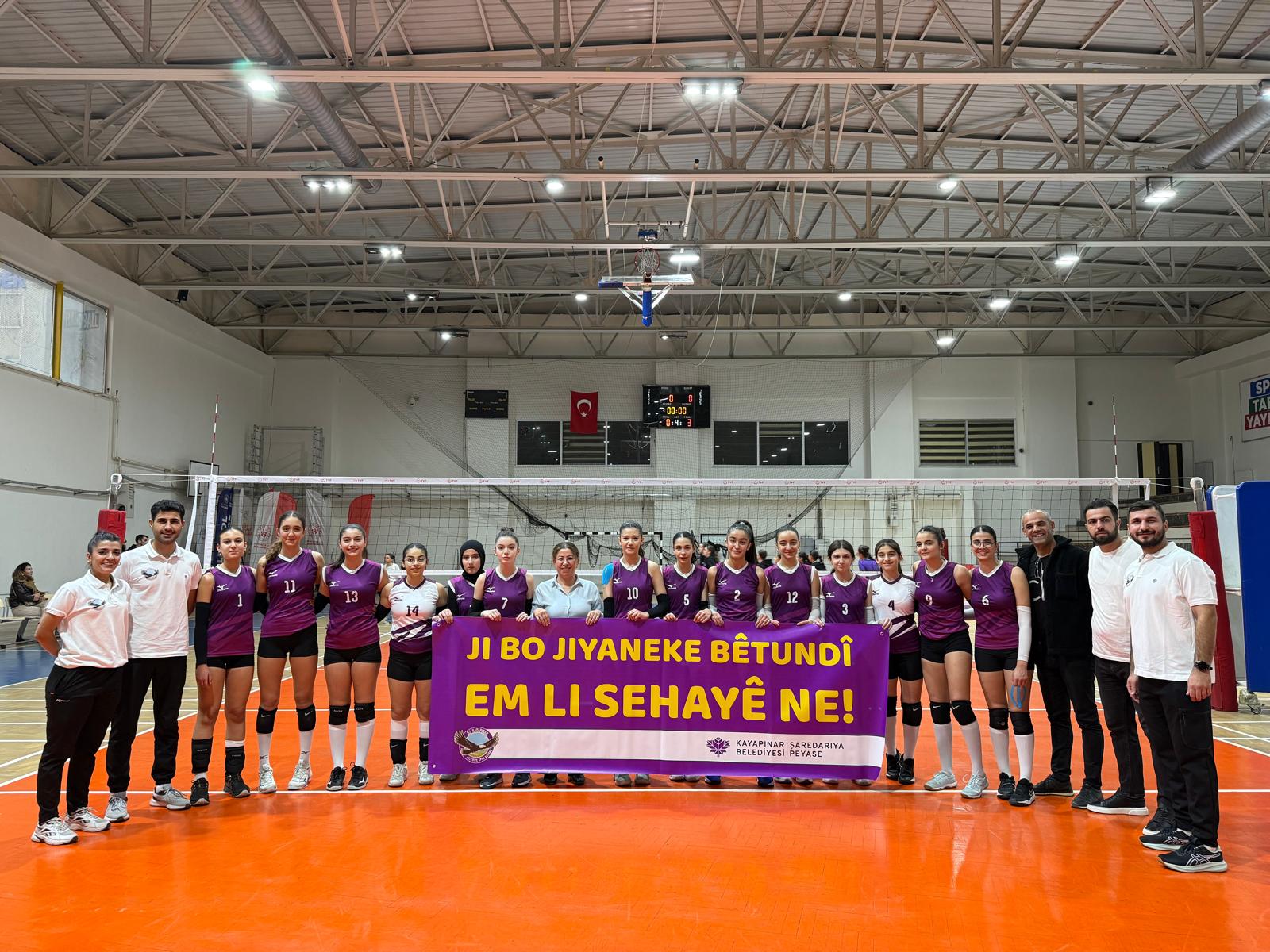 Öz Kayapınar Belediyespor Küçük Kadınlar Voleybol Takımı Rakibini 3-0 Mağlup Etti