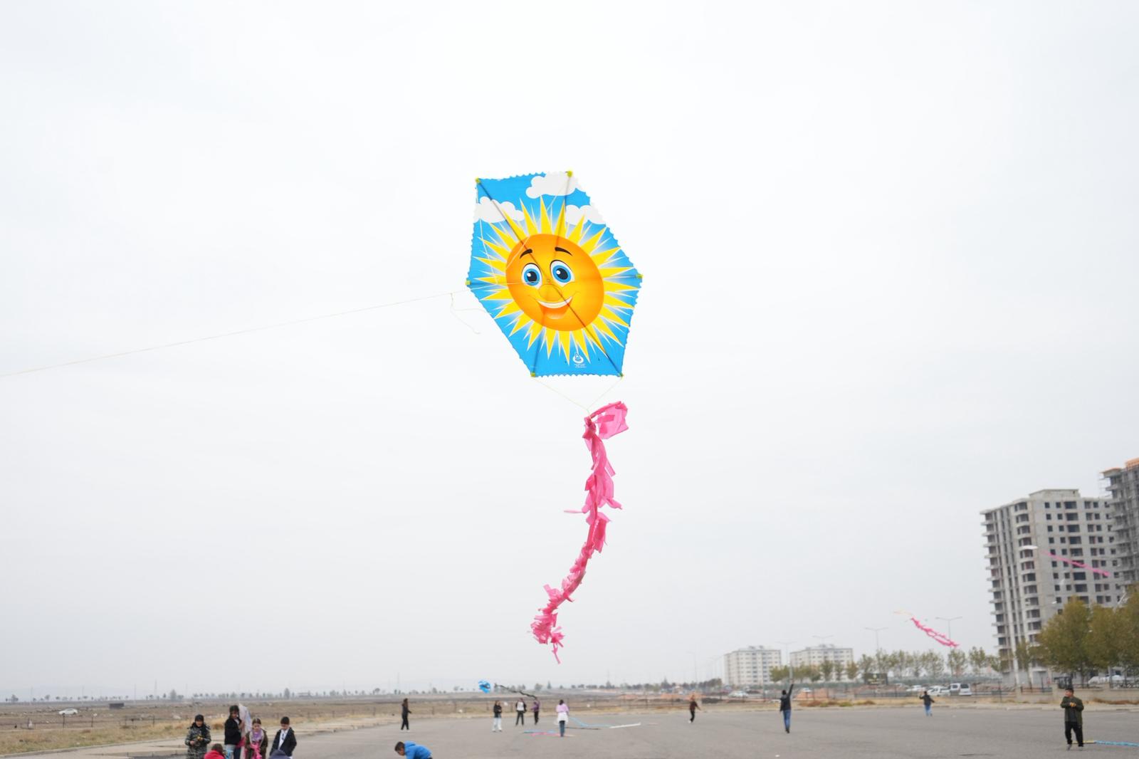 Peyas’ta Çocuklar Gökyüzünü Renklendirdi