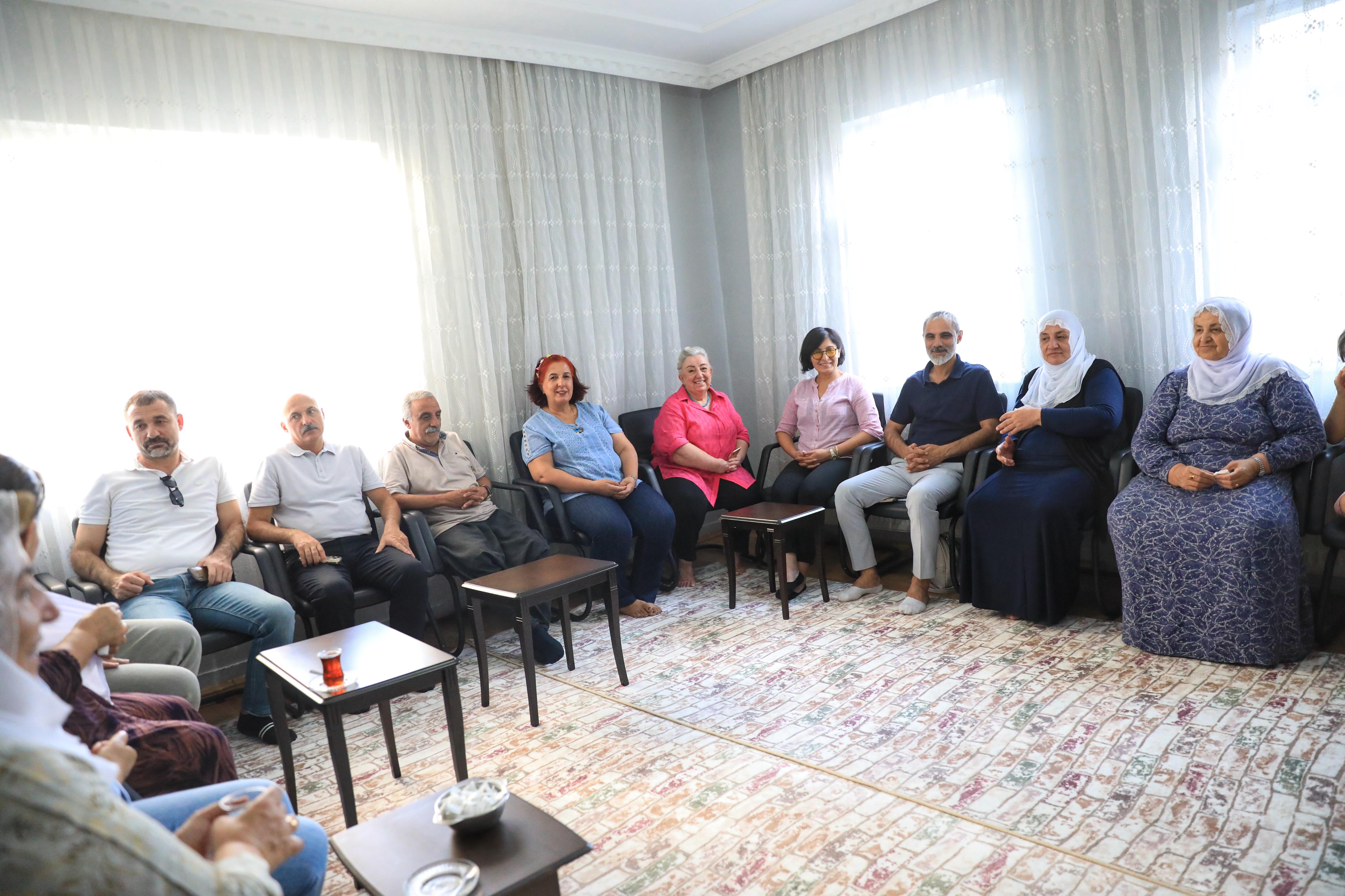 Eş Başkanlardan Barış Annelerini ziyaret