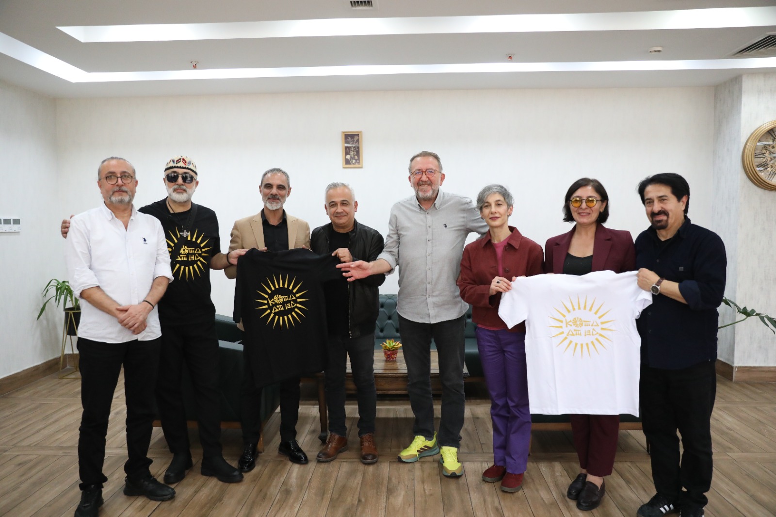 Koma Amed kayapınar Belediyesi'ni Ziyaret Etti
