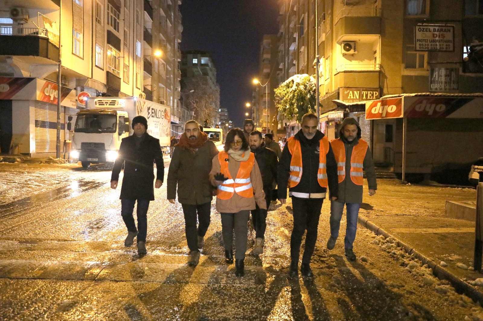 Kayapınar Belediyesi karla mücadele çalışmalarını aralıksız sürdürdü 