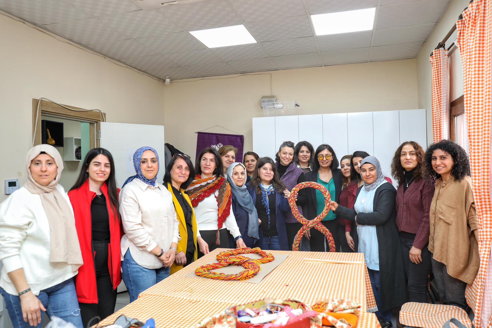 Kayapınar’da Kadınlar 8 Mart için ilmek ilmek örüyor