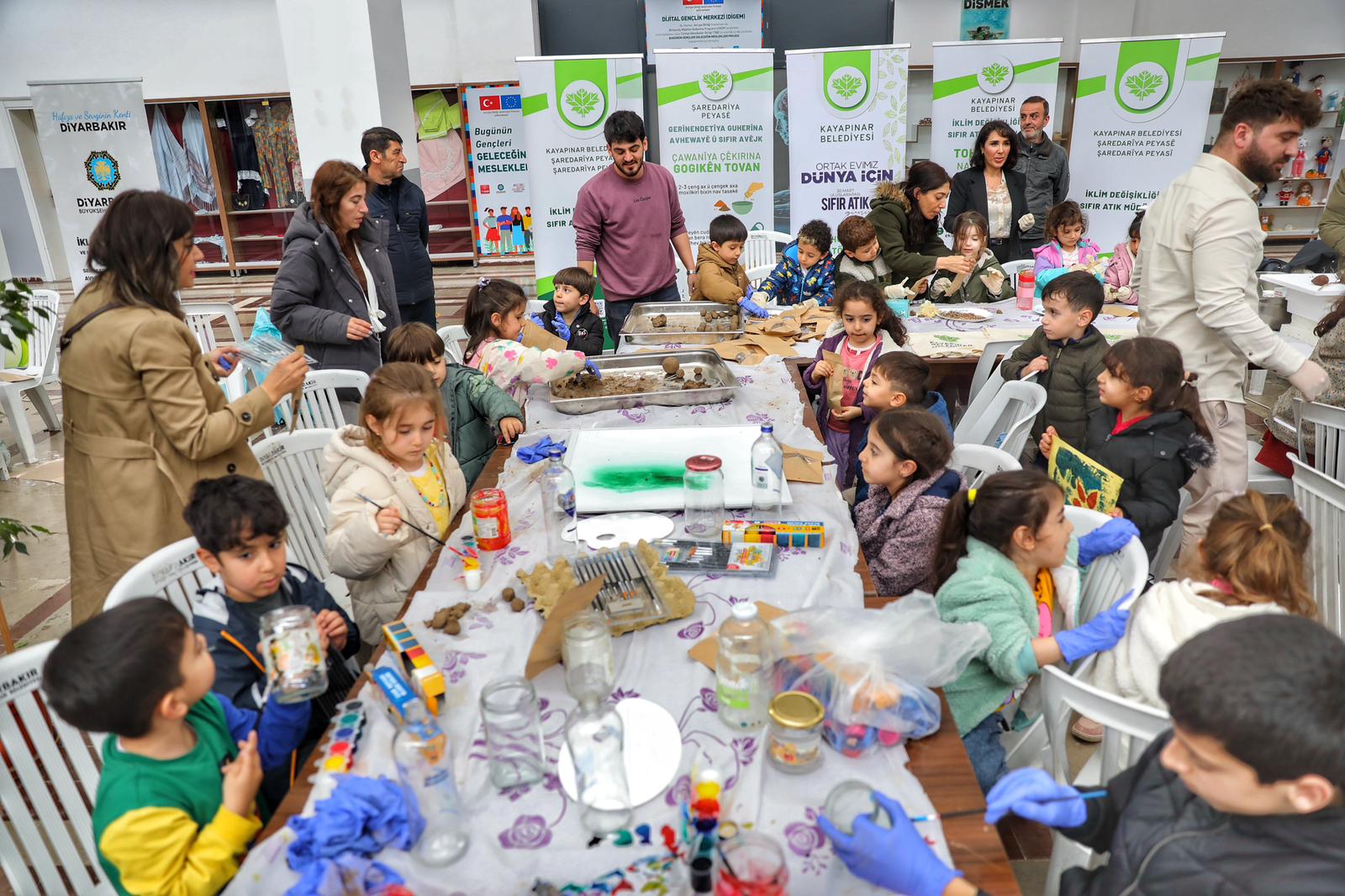 Çocuklar Gelecek İçin Tohum Topu Hazırladı