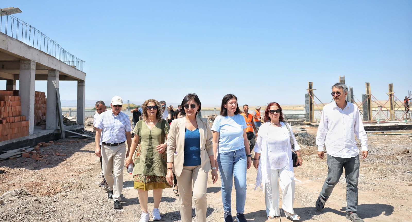 Kayapınar Belediyesi hayvan bakımevi ve rehabilitasyon merkezi inşaatında yüzde ellilik bölüm tamamlandı