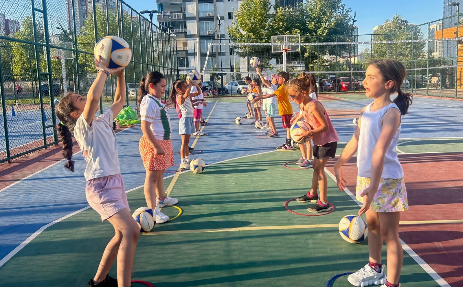 Kayapınar Belediyesi 2120 kişiyi sporla buluşturdu
